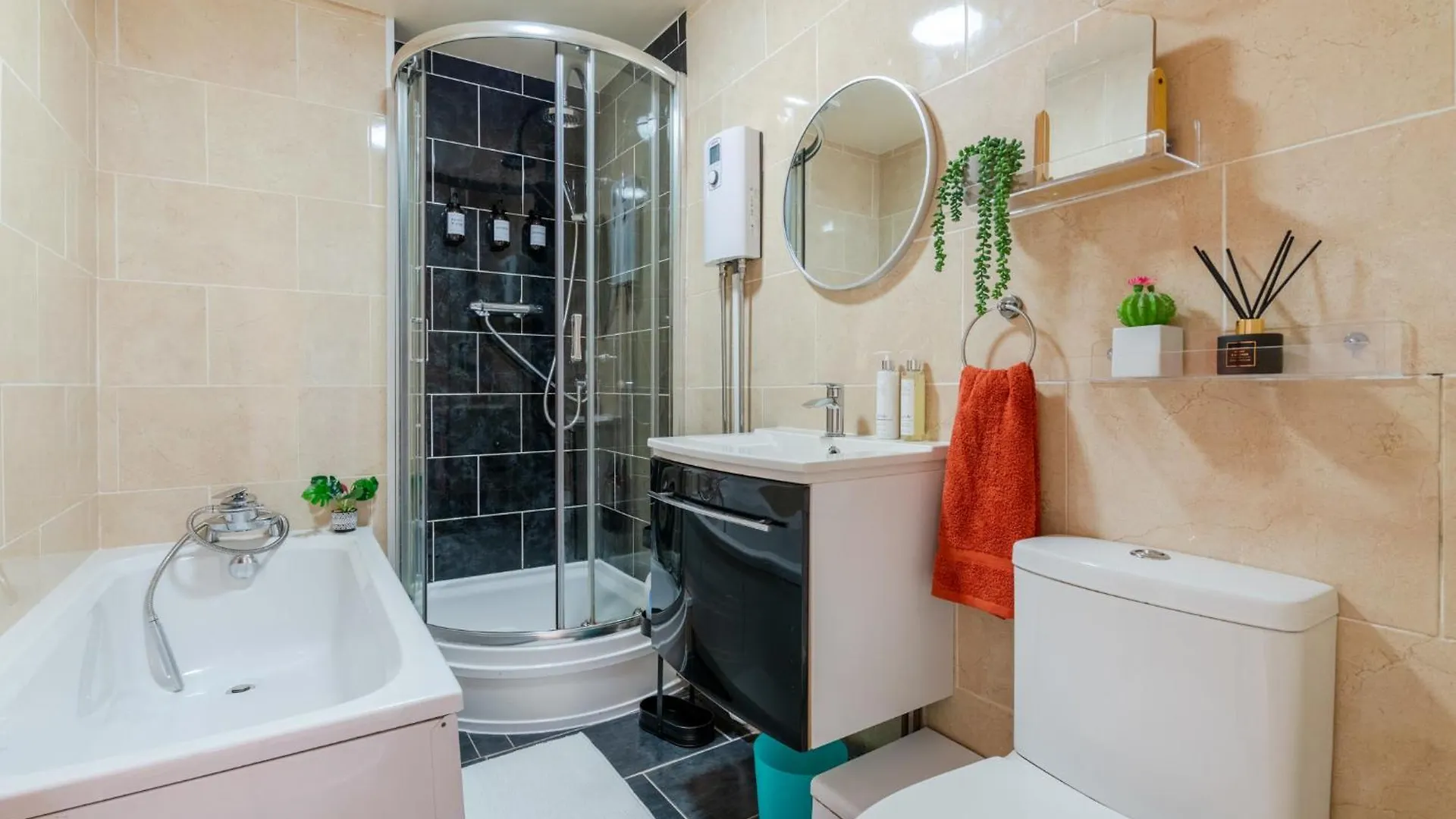 Regency Basement Apartment Cheltenham