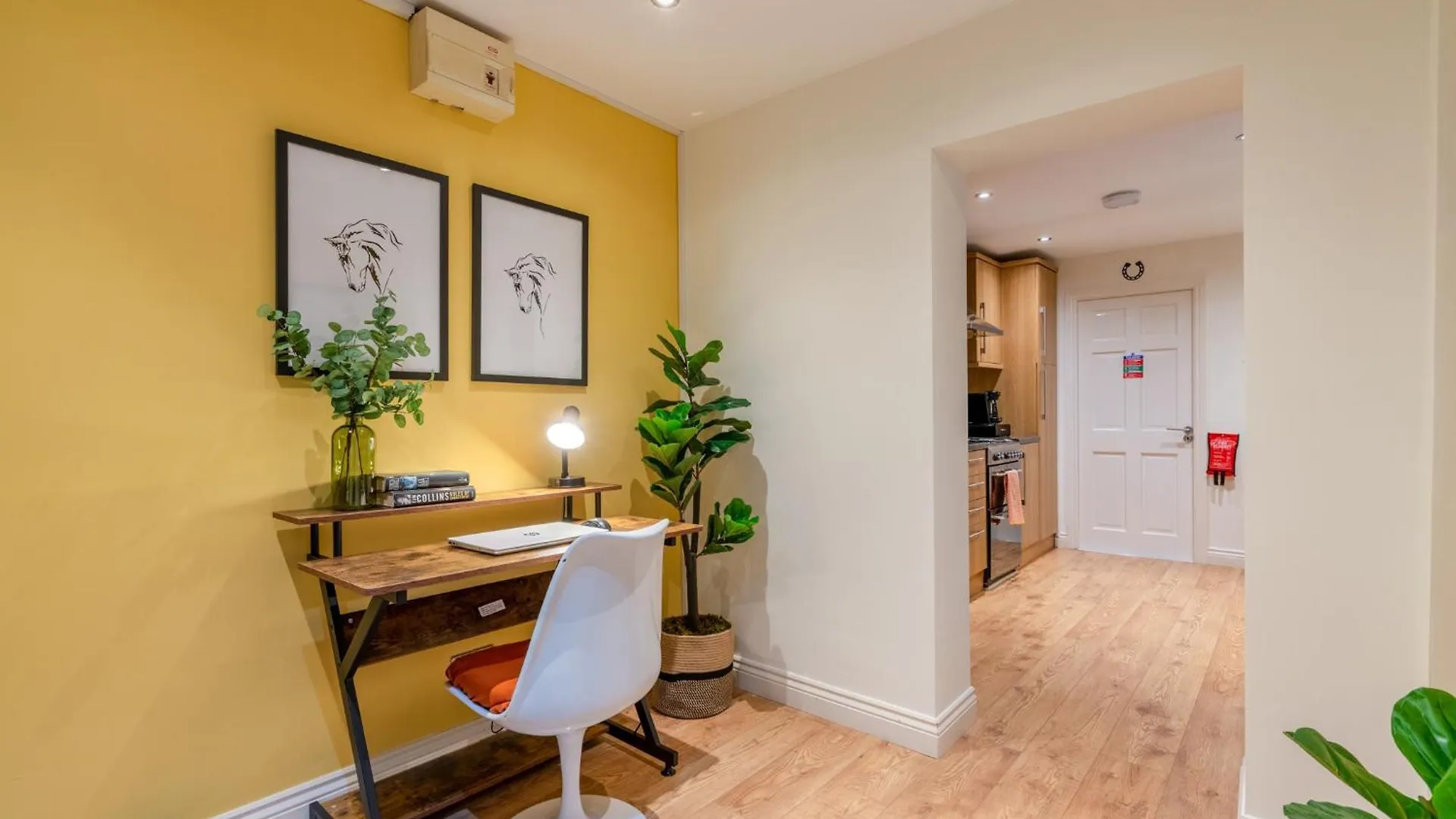 Regency Basement Apartment Cheltenham