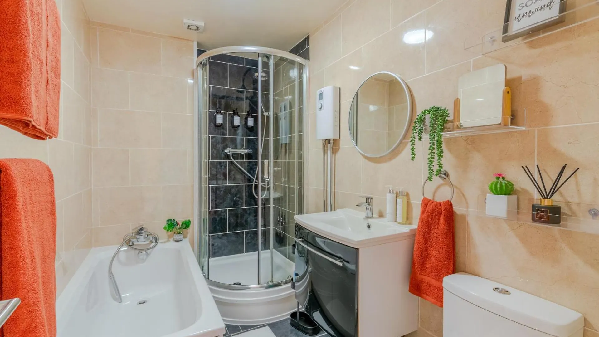 Regency Basement Apartment Cheltenham