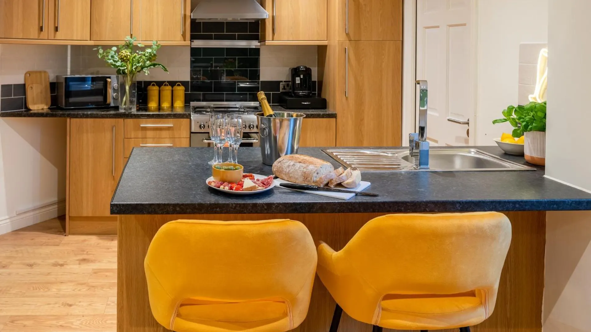 Regency Basement Apartment Cheltenham