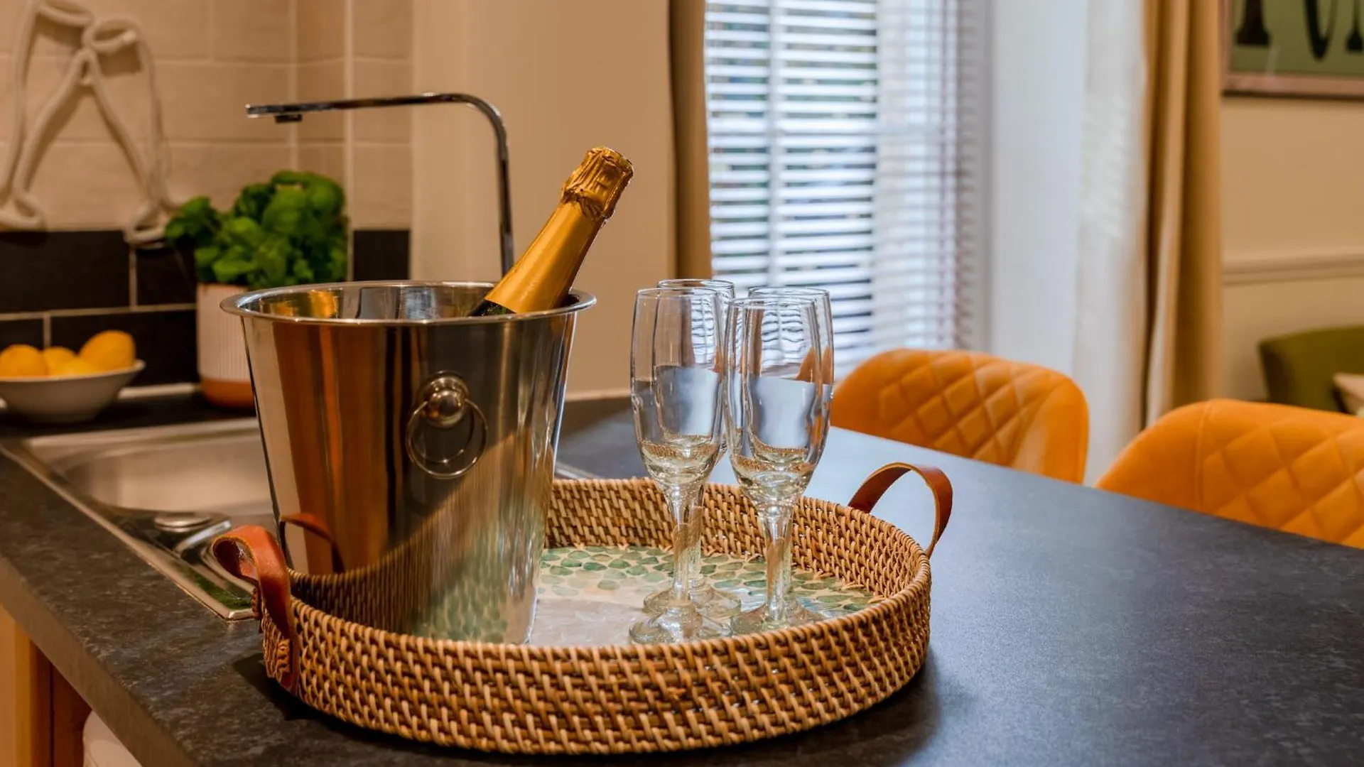 Regency Basement Apartment Cheltenham